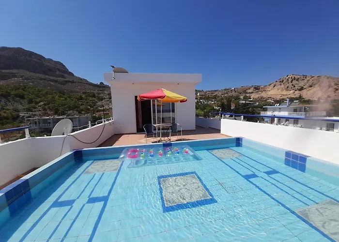 Апартаменты Stegna Sunrise Sleeps 4 Pool *